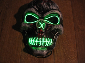 Smrtka - lebka-Svietiaca plastová maska, na zadnej časti gumička na uchytenie, prepínací režim na blikanie, alebo stále svietenie (tužkové batérie niesú súčasťou balenia) krikľavozelené svetlo