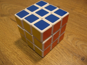 Rubikova kocka biela plastová rozmery 5x5cm